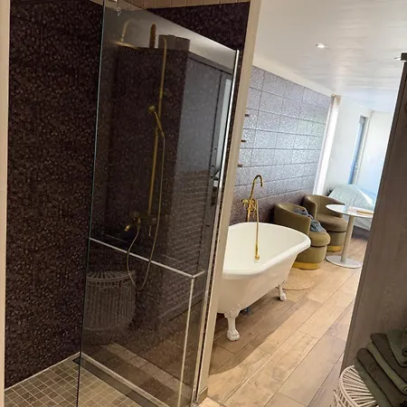 Le Tresor De Jr , Privatif Et Piscine Bed & Breakfast Tilques