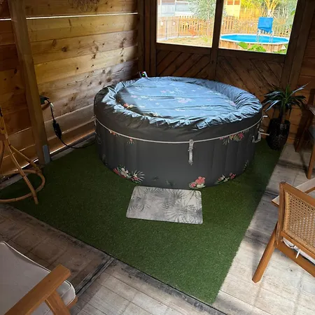 Le Trésor De Jr , Privatif Et Piscine Bed & Breakfast